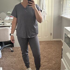 Climateright cuddl dud grey scrub set